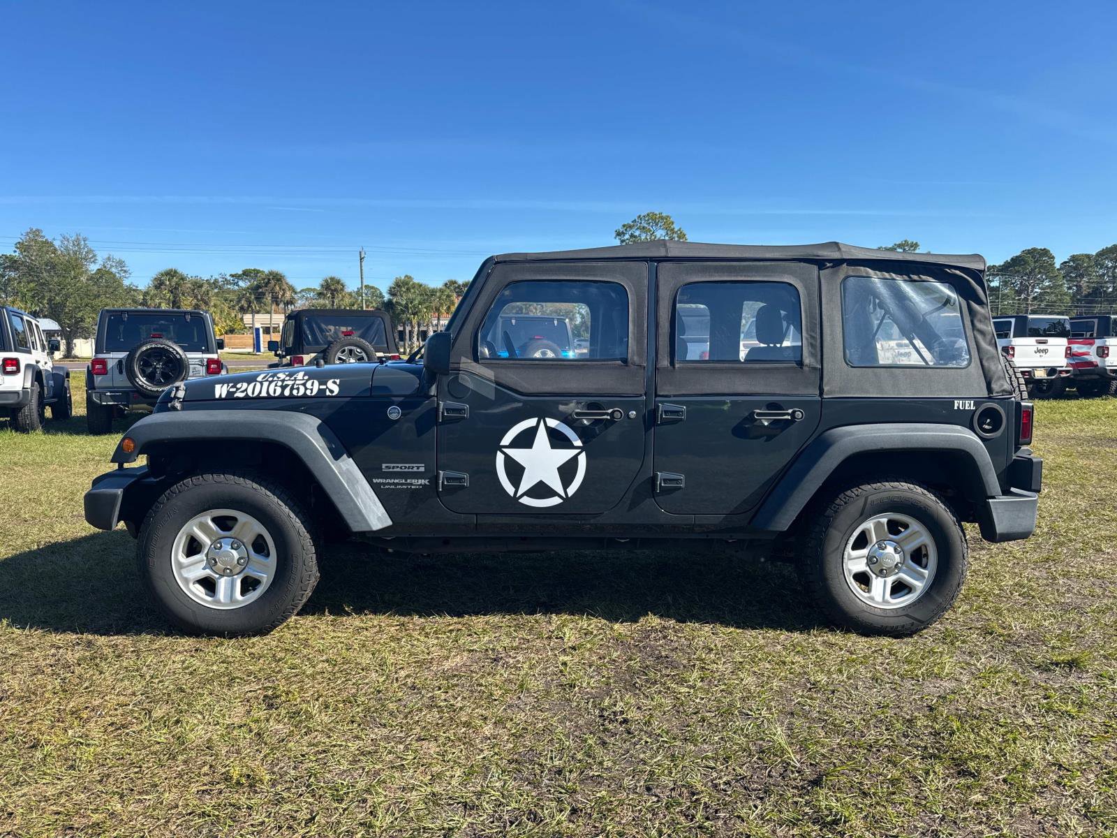 Used 2018 Jeep Wrangler Unlimited Sport w/ Connectivity Group image 6