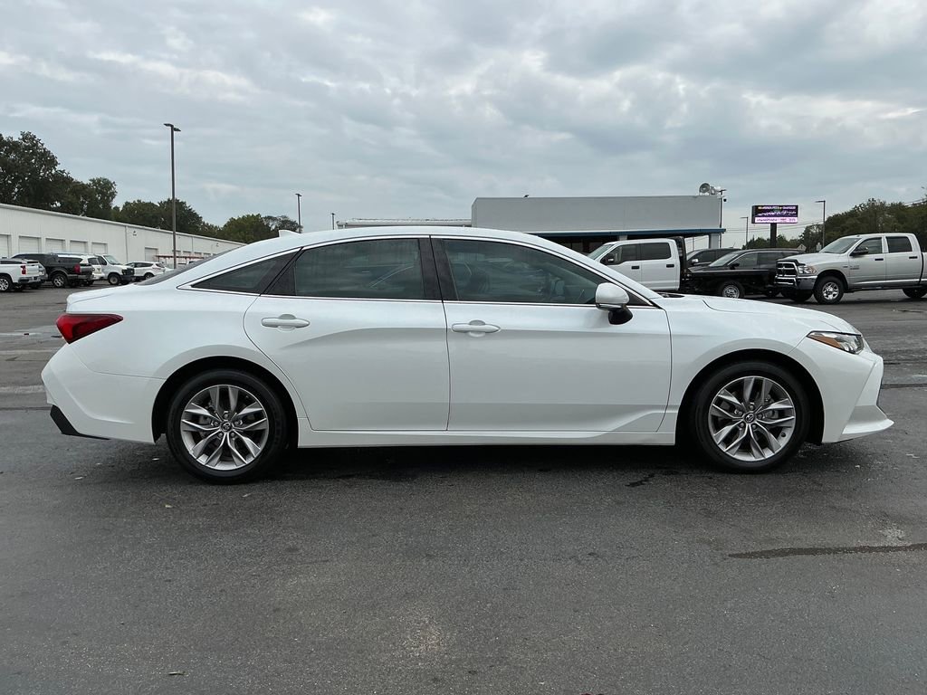 Used 2019 Toyota Avalon image 8