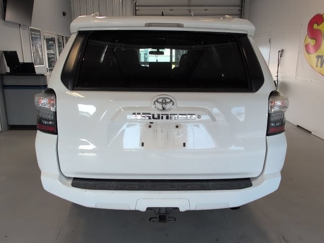 Used 2017 Toyota 4Runner SR5 AWD/4WD image 4