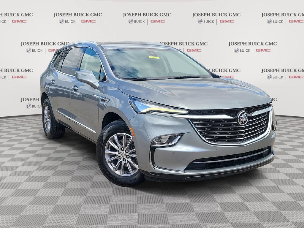 Used 2023 Buick Enclave Essence FWD image 1