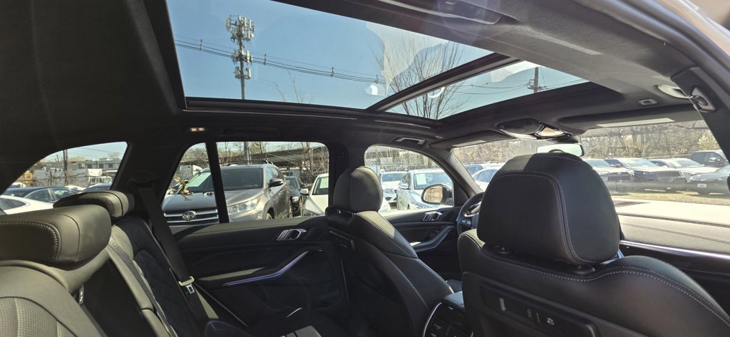 Used 2023 BMW X5 xDrive40i w/ Premium Package AWD/4WD image 38