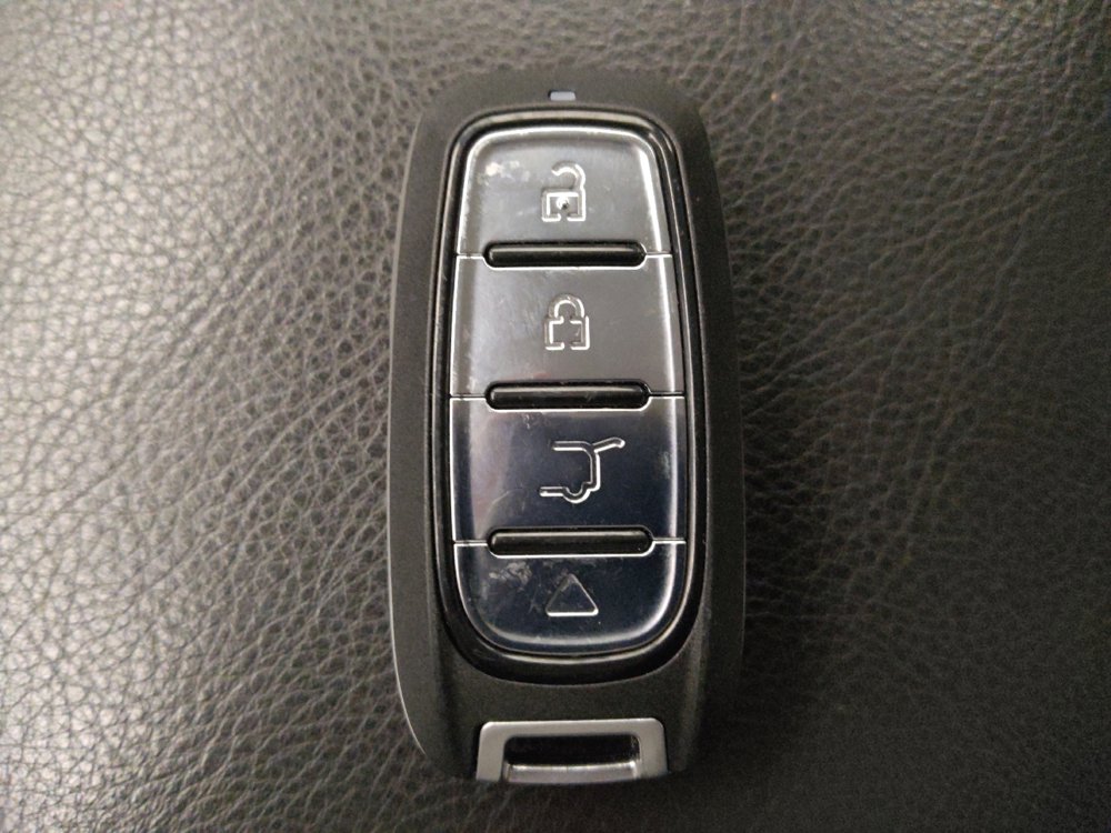 Used 2017 Volkswagen Tiguan S image 32