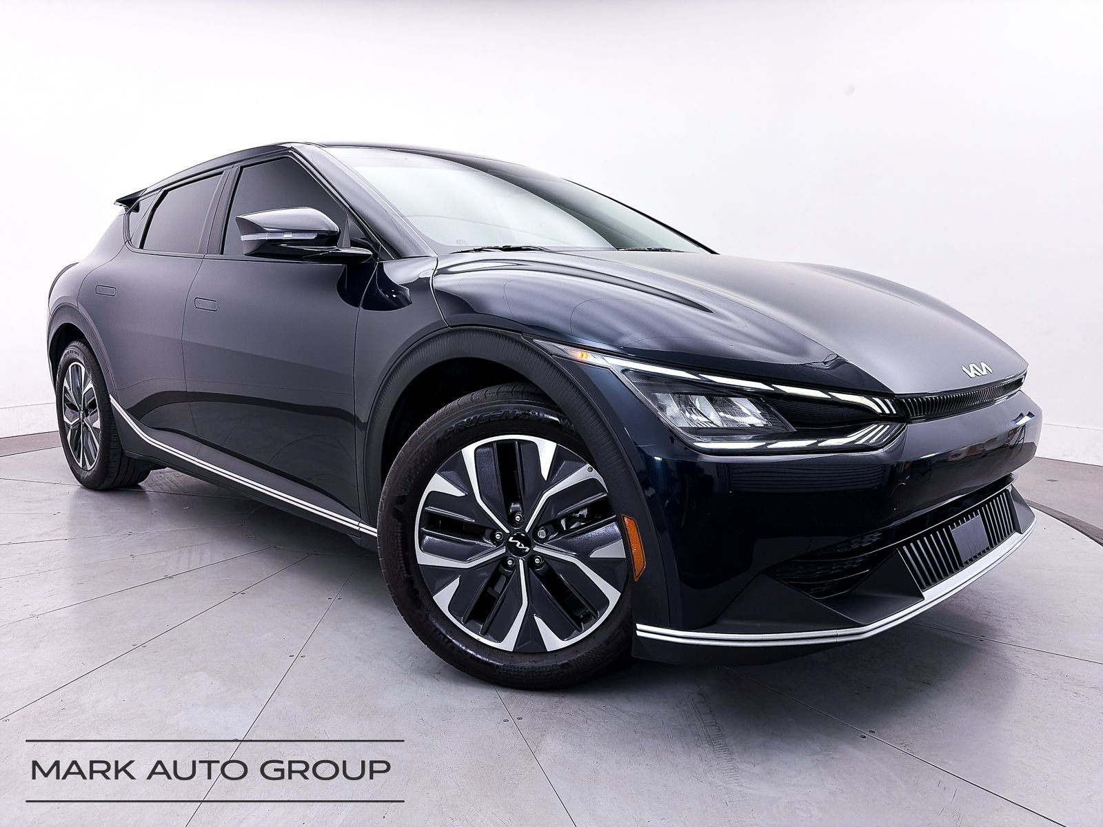 Certified 2024 Kia EV6 Light RWD image 1