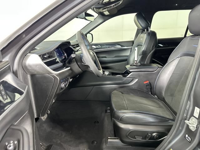 Used 2022 Jeep Grand Cherokee Trailhawk AWD/4WD image 11