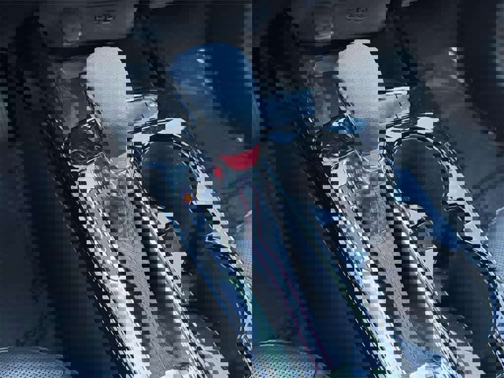 Used 2025 Chevrolet Trax RS w/ Sunroof Package image 18