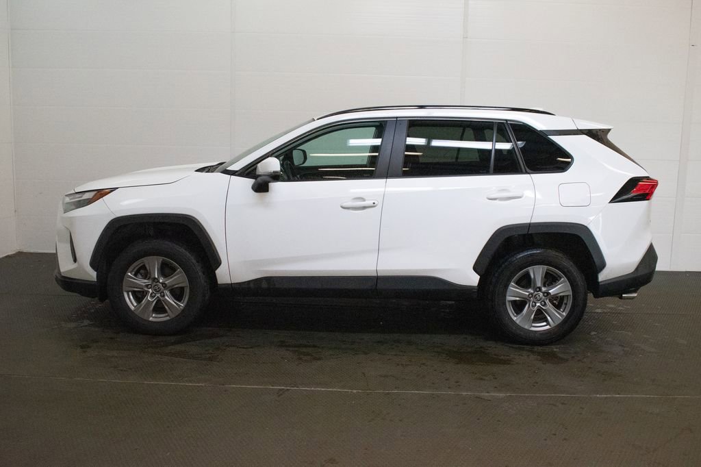 Used 2024 Toyota RAV4 XLE AWD/4WD image 7