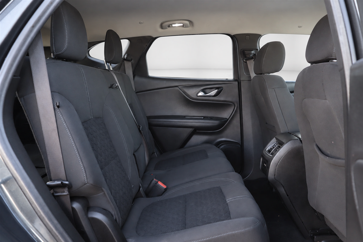 Used 2020 Chevrolet Blazer LT FWD image 14
