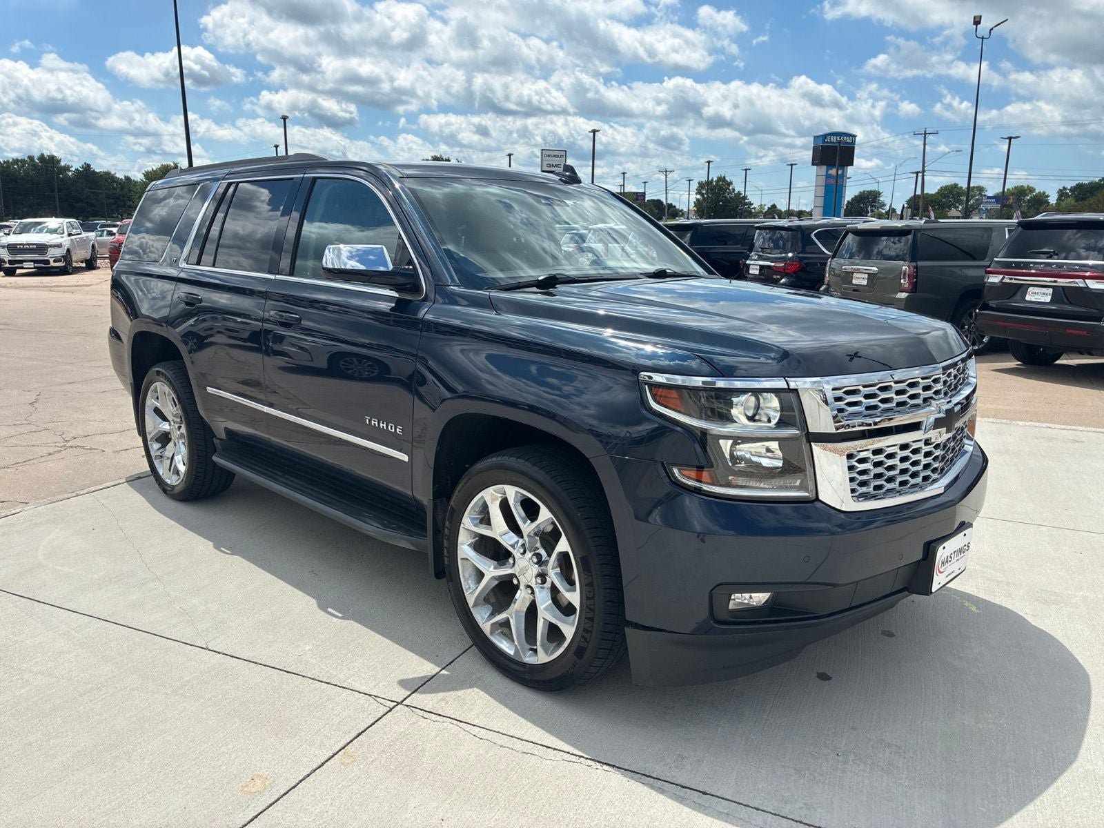 Used 2020 Chevrolet Tahoe LT w/ Luxury Package AWD/4WD image 10