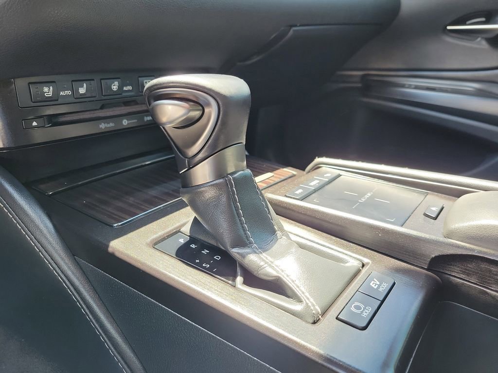 Used 2019 Lexus ES 300h w/ Luxury Package image 34