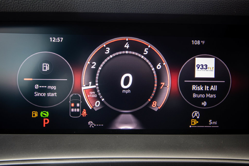 New 2026 Volkswagen Tiguan SE R-Line FWD image 38