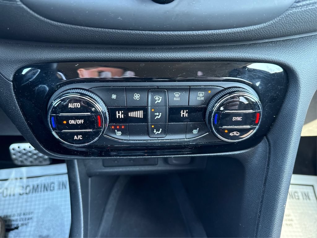 Used 2023 Buick Encore GX Select w/ Sport Touring Package FWD image 31