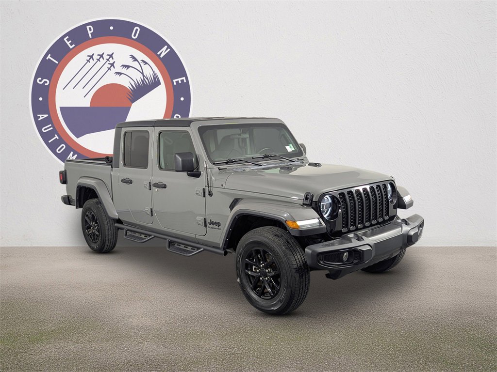Used 2022 Jeep Gladiator Sport image 2