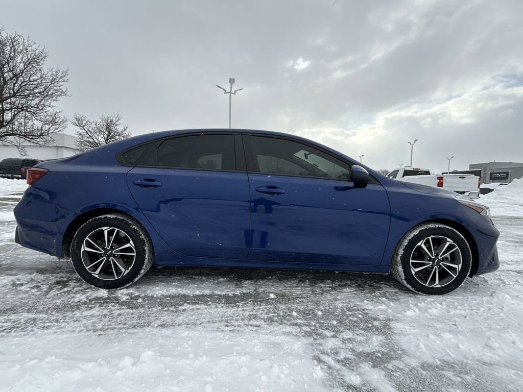 Used 2022 Kia Forte LXS image 9