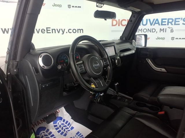 Used 2012 Jeep Wrangler Unlimited Rubicon AWD/4WD image 12