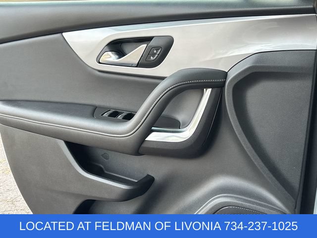 Used 2025 Chevrolet Blazer LT AWD/4WD image 21