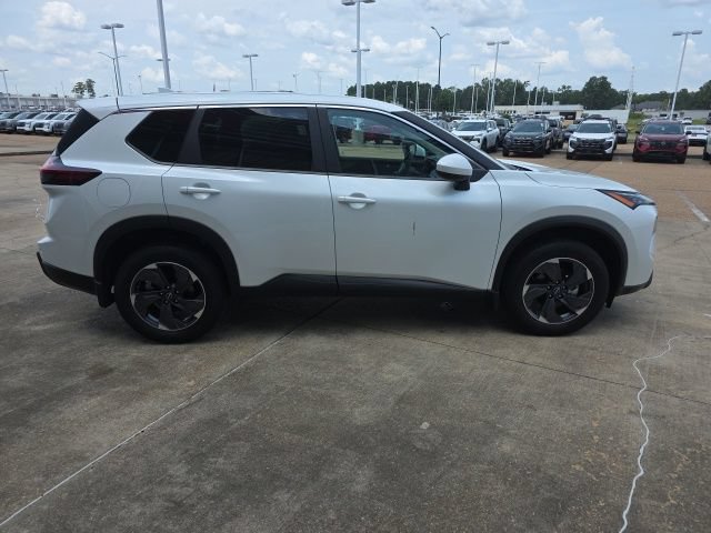 Used 2026 Nissan Rogue SV FWD image 11