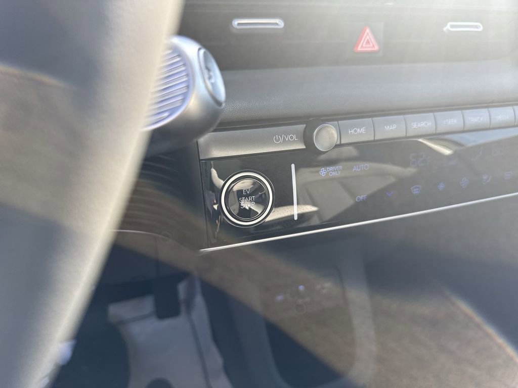 Used 2025 Hyundai Ioniq 5 SEL image 22