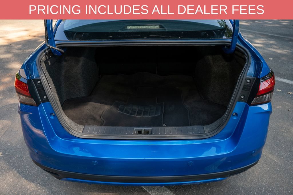Used 2023 Nissan Versa SV FWD image 5