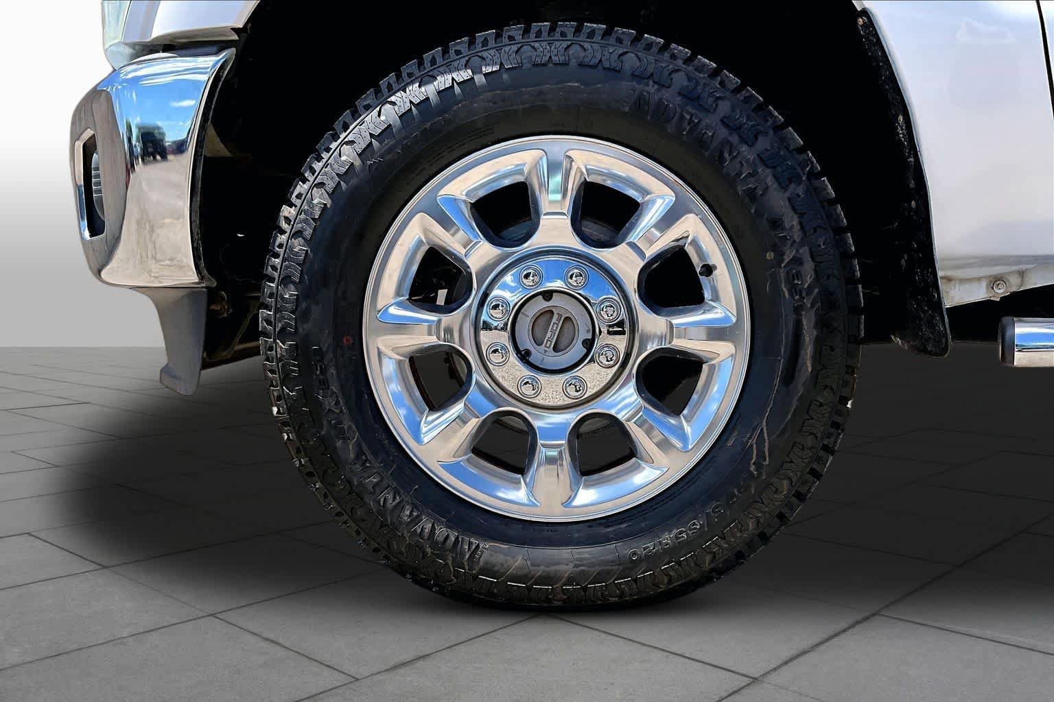 Used 2015 Ford F250 Lariat w/ Lariat Interior Package AWD/4WD image 11