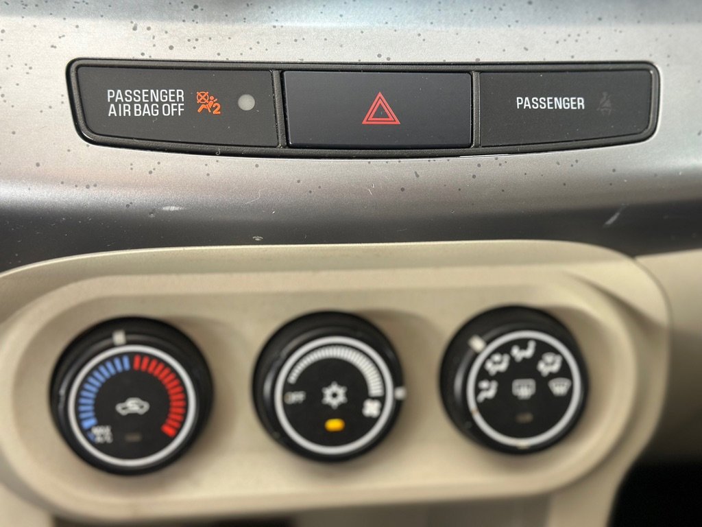 Used 2011 Mitsubishi Lancer ES image 17