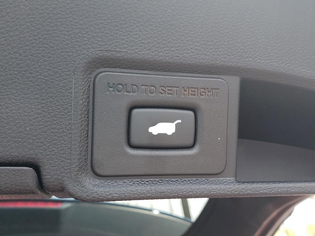 Used 2023 Acura RDX AWD w/ Advance Package image 9