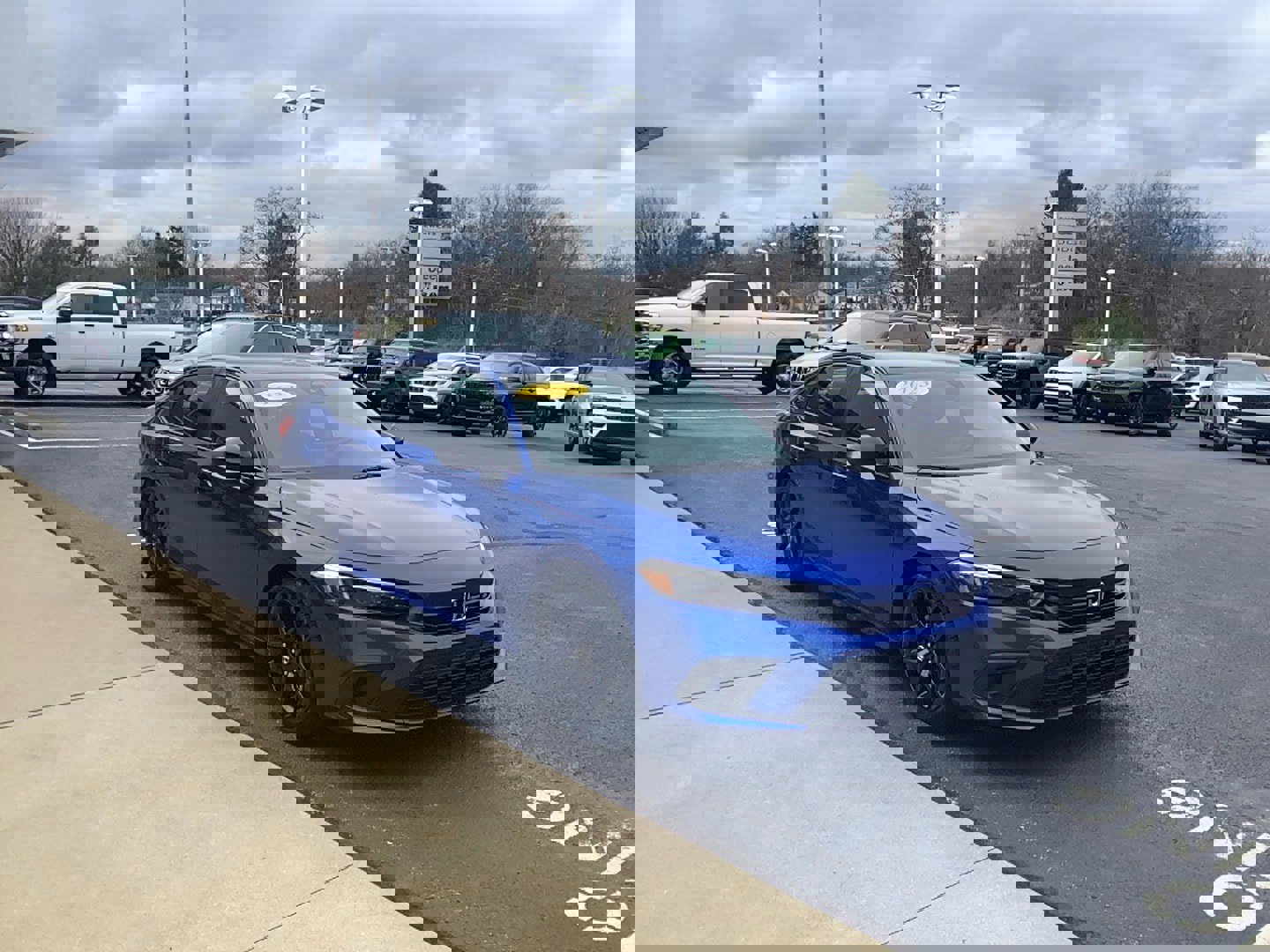 Used 2023 Honda Civic Sport image 3