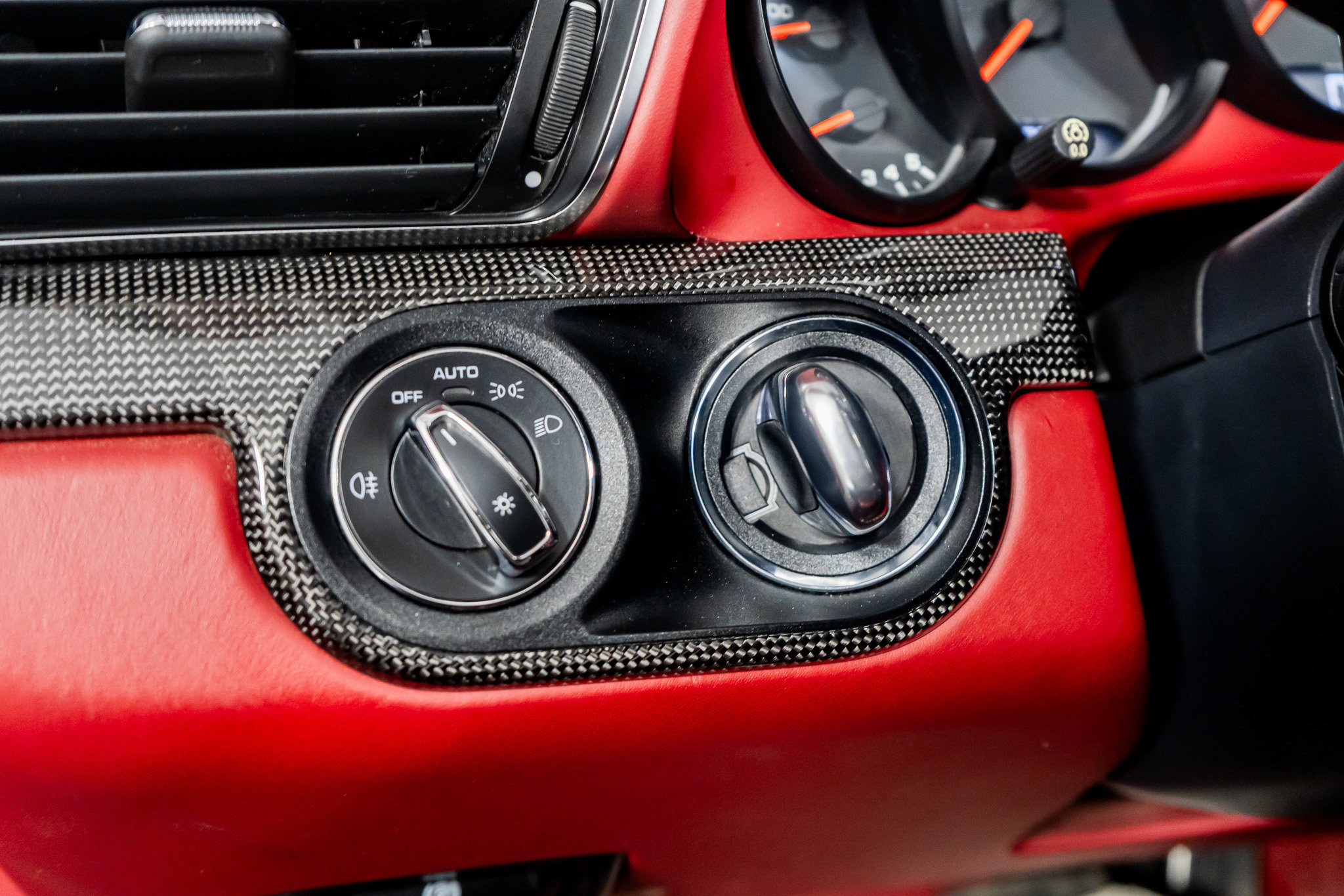 Used 2017 Porsche 911 Turbo S image 34