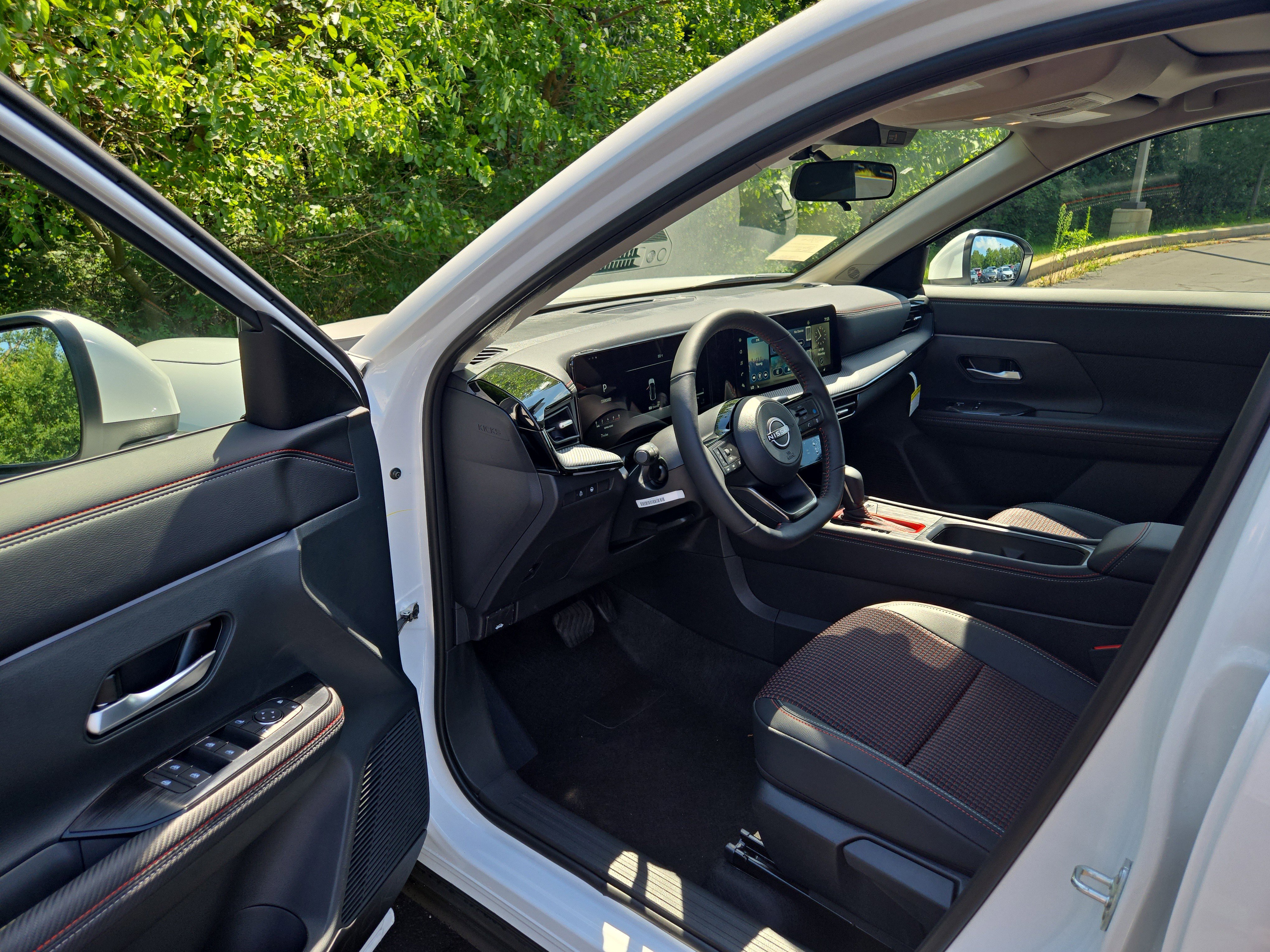 New 2025 Nissan Kicks SR w/ SR Premium Package image 10