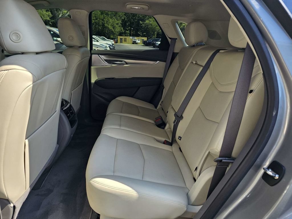 Certified 2024 Cadillac XT5 Premium Luxury FWD image 15