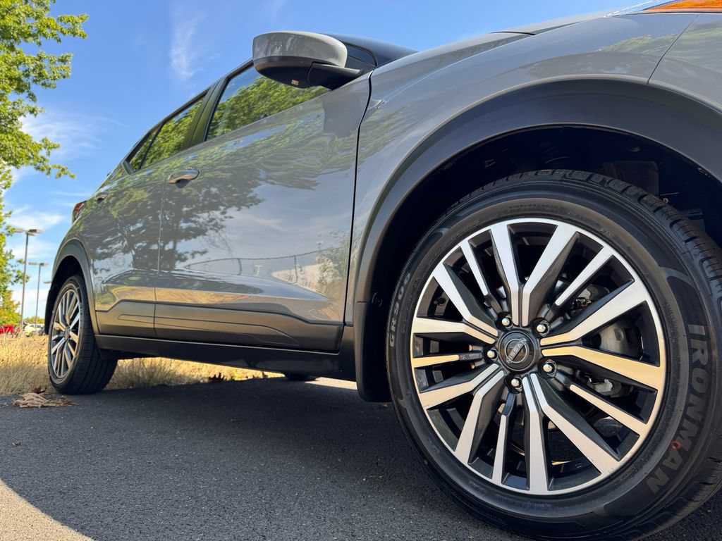 Used 2023 Nissan Kicks SV FWD image 40