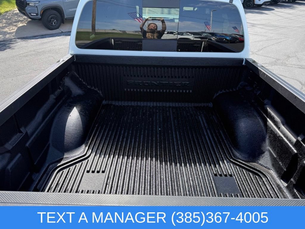 Used 2025 Nissan Frontier PRO-4X AWD/4WD image 13