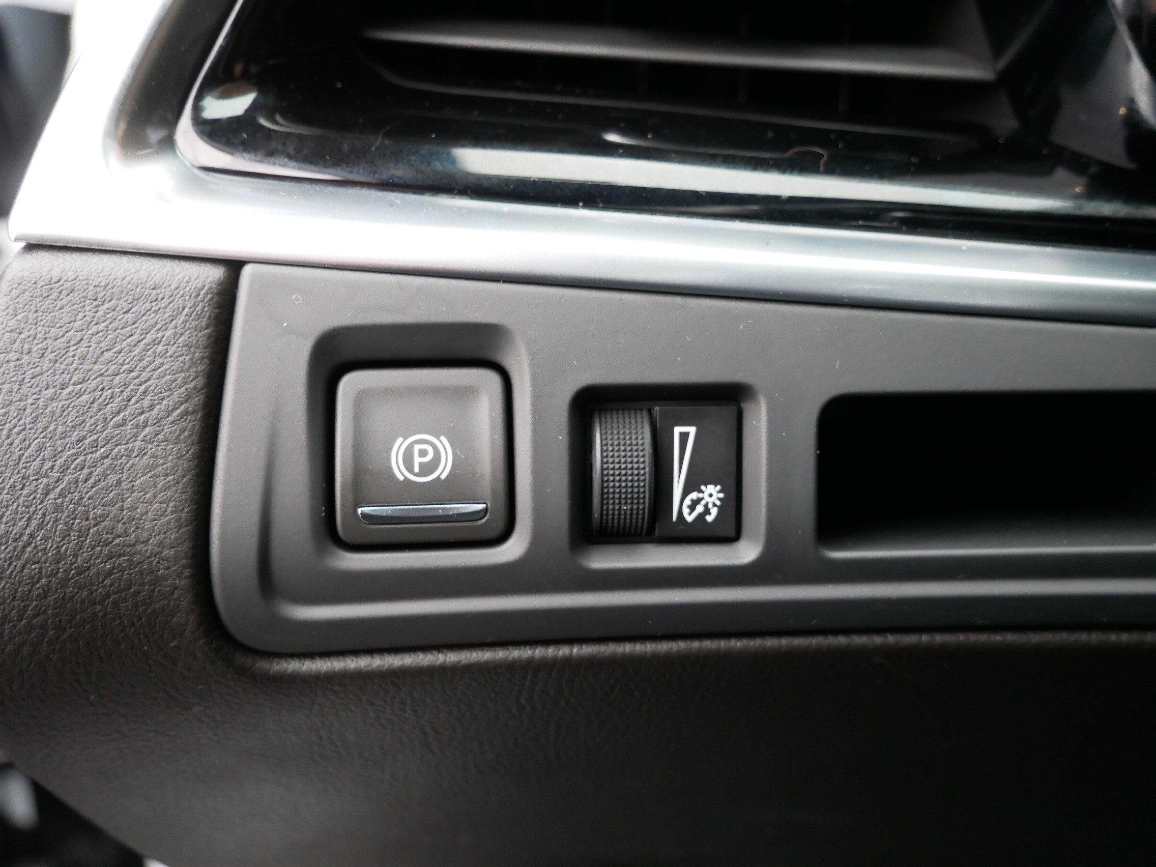 Certified 2024 Cadillac XT6 Sport w/ LPO, Floor Liner Package image 8