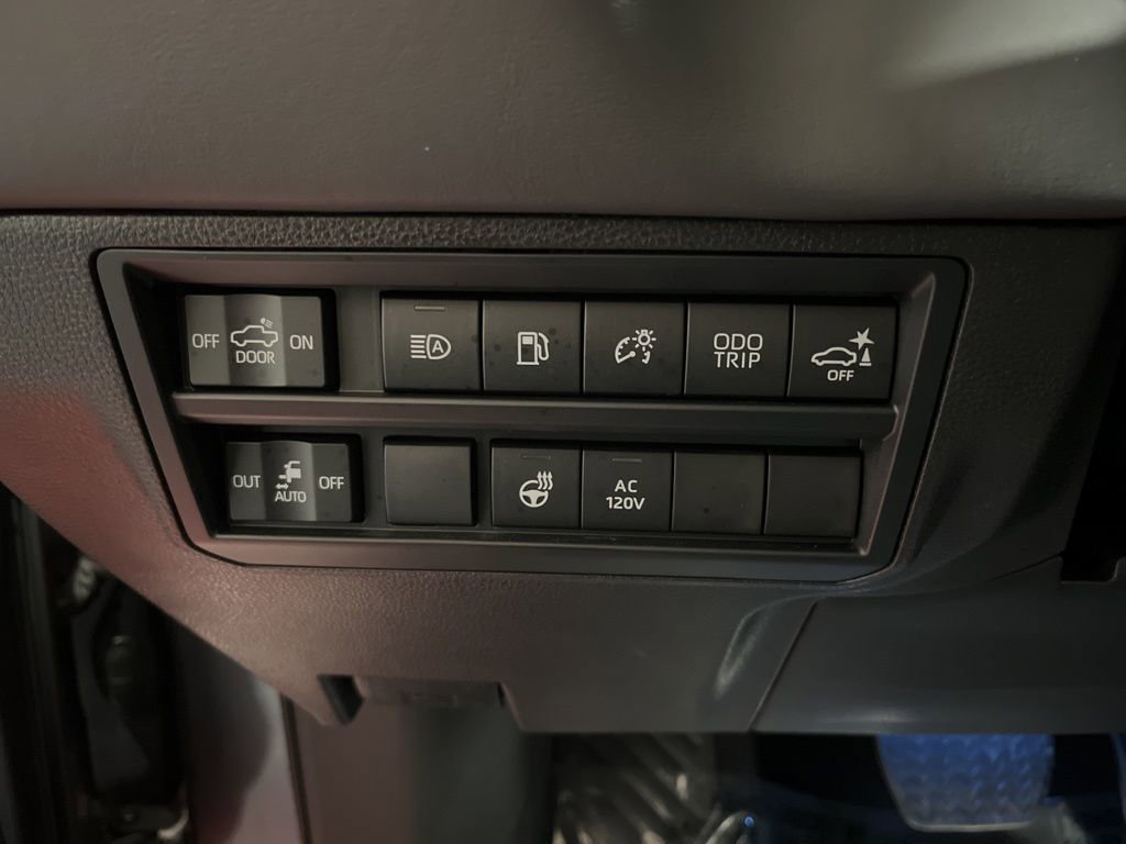 Used 2024 Toyota Tundra Platinum AWD/4WD image 14