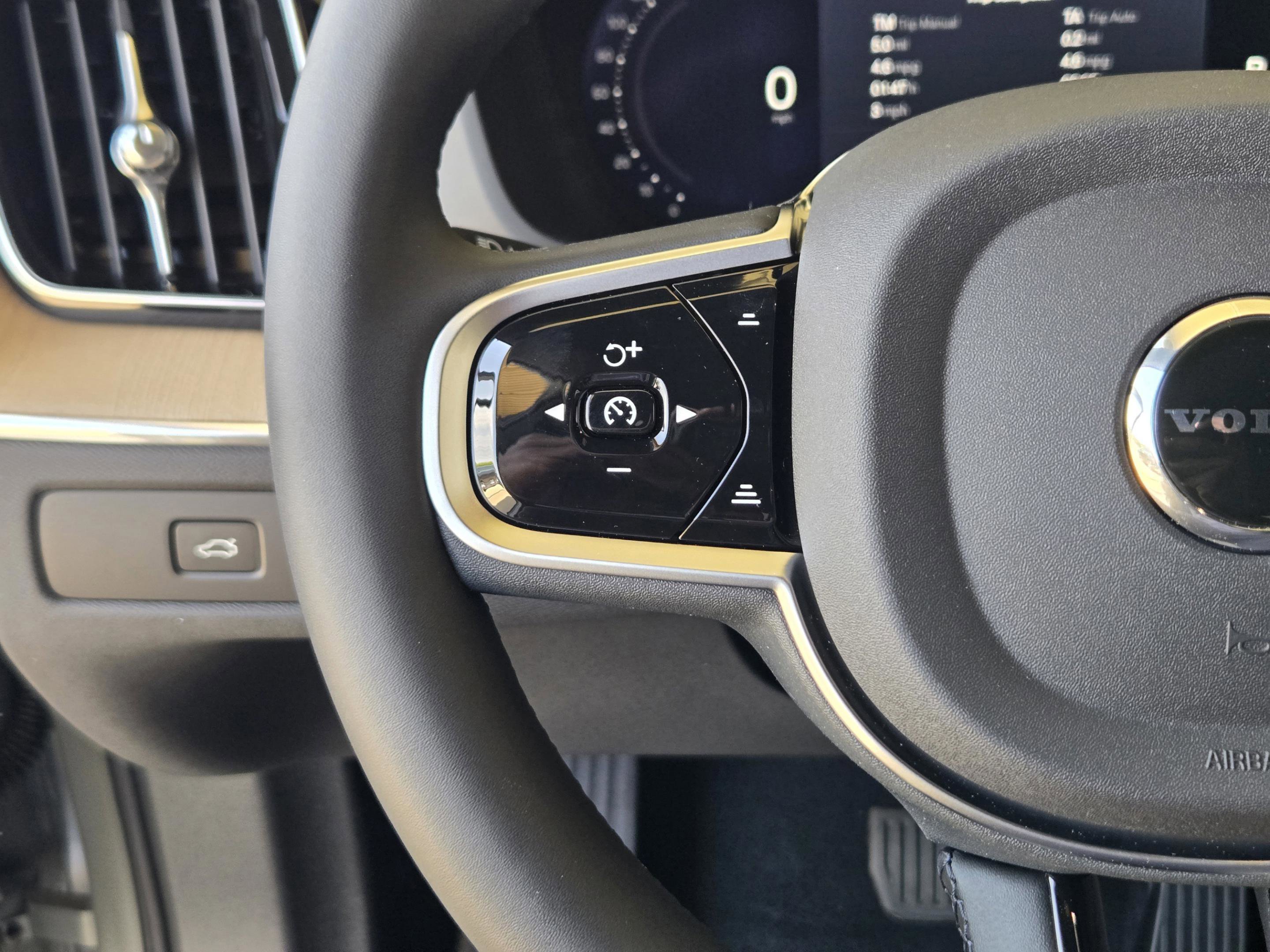 New 2026 Volvo XC60 B5 Plus w/ Protection Package Premier image 31