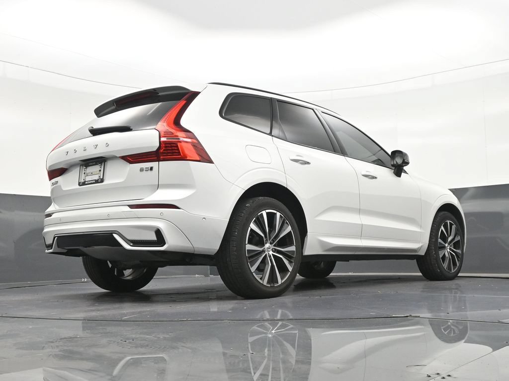 Certified 2024 Volvo XC60 B5 Plus w/ Climate Package AWD/4WD image 27