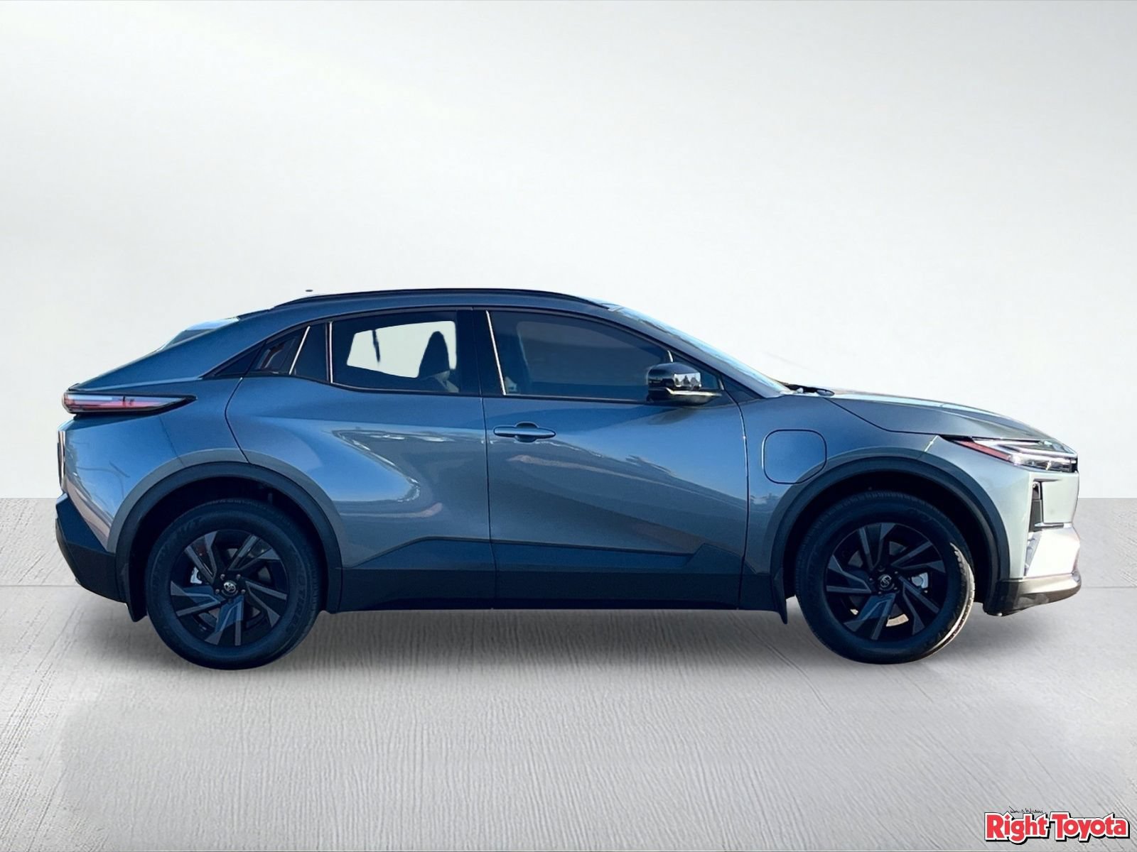 Used 2026 Toyota C-HR AWD/4WD image 8