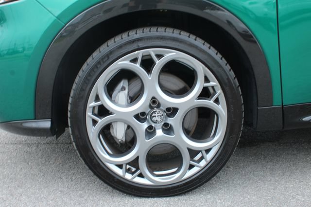 Used 2025 Alfa Romeo Tonale AWD/4WD image 35