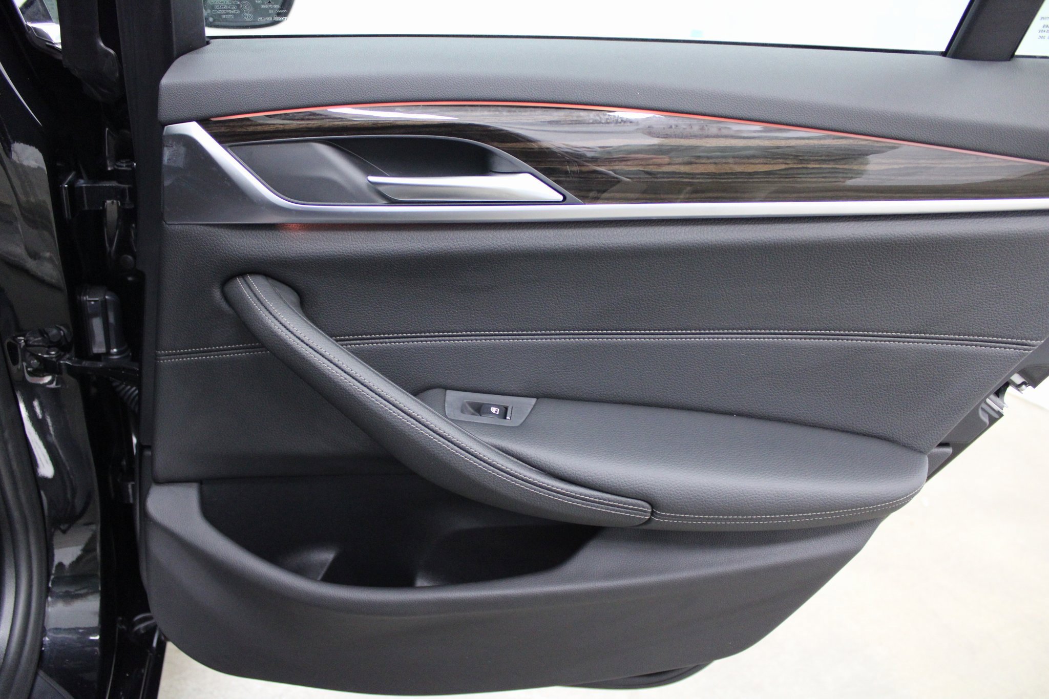 Used 2019 BMW 530i w/ Convenience Package image 25