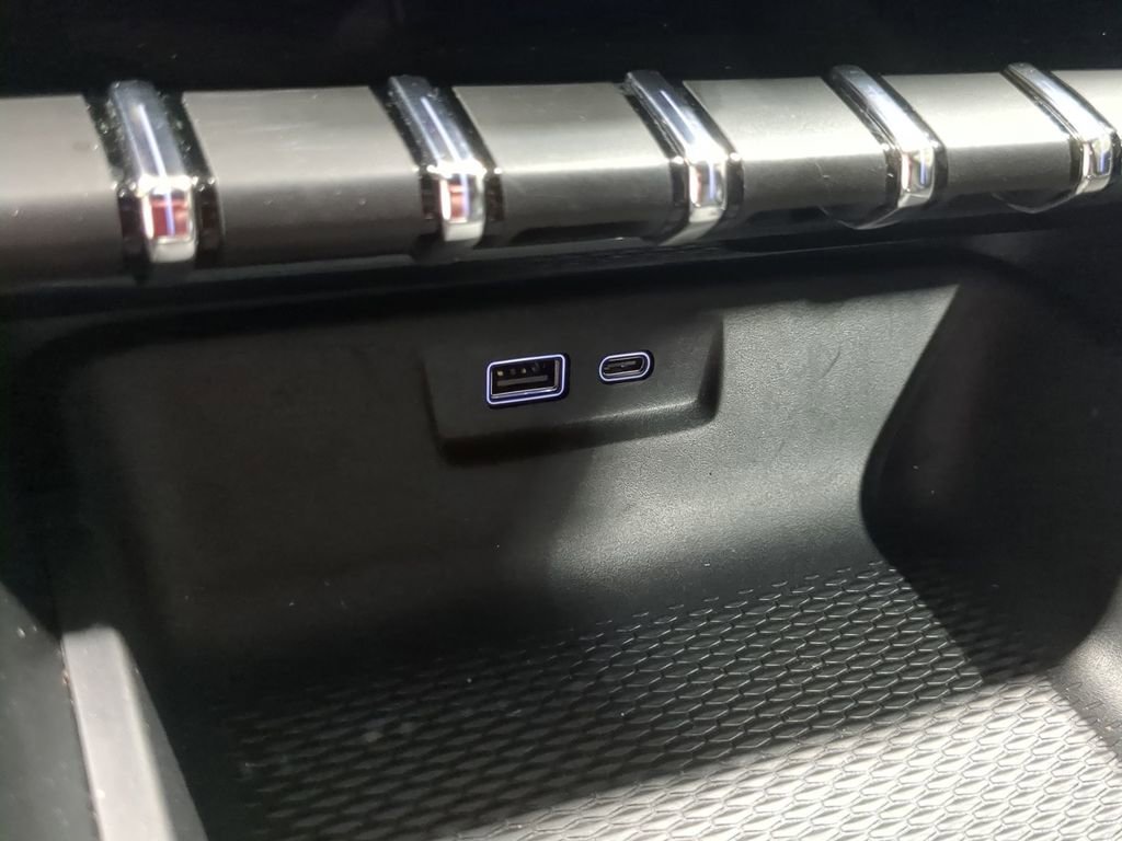 Used 2025 GMC Terrain Elevation w/ Elevation Premium Package image 36