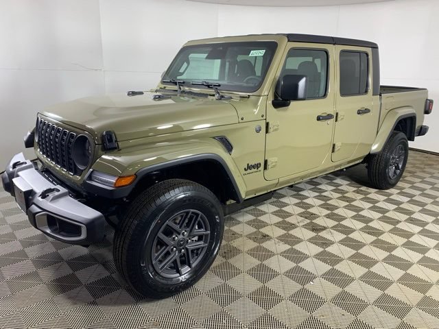 New 2026 Jeep Gladiator Sport AWD/4WD image 2