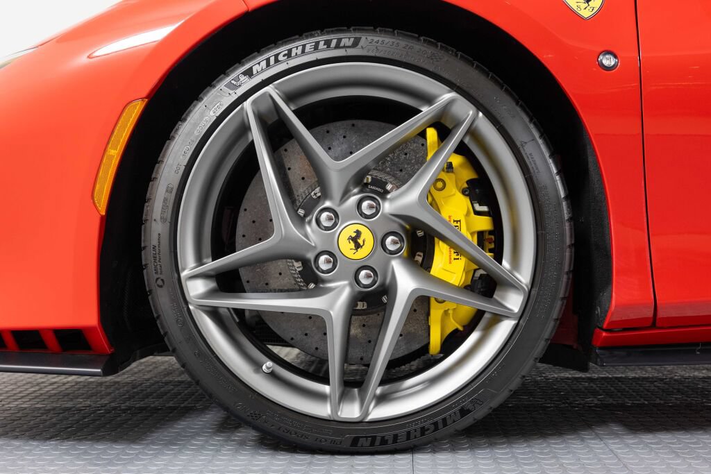 Used 2022 Ferrari F8 Tributo RWD image 31