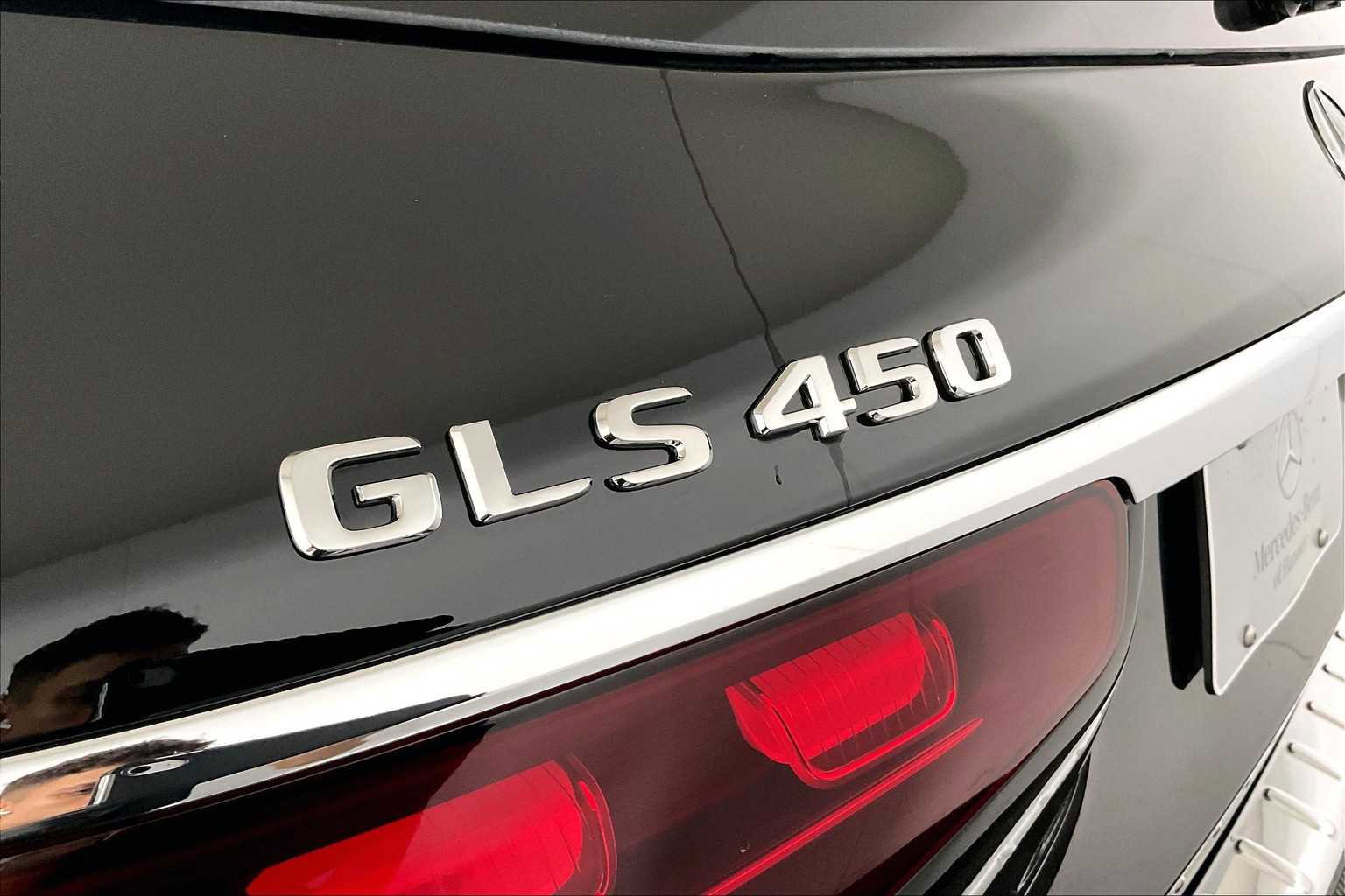 Used 2025 Mercedes-Benz GLS 450 4MATIC image 7