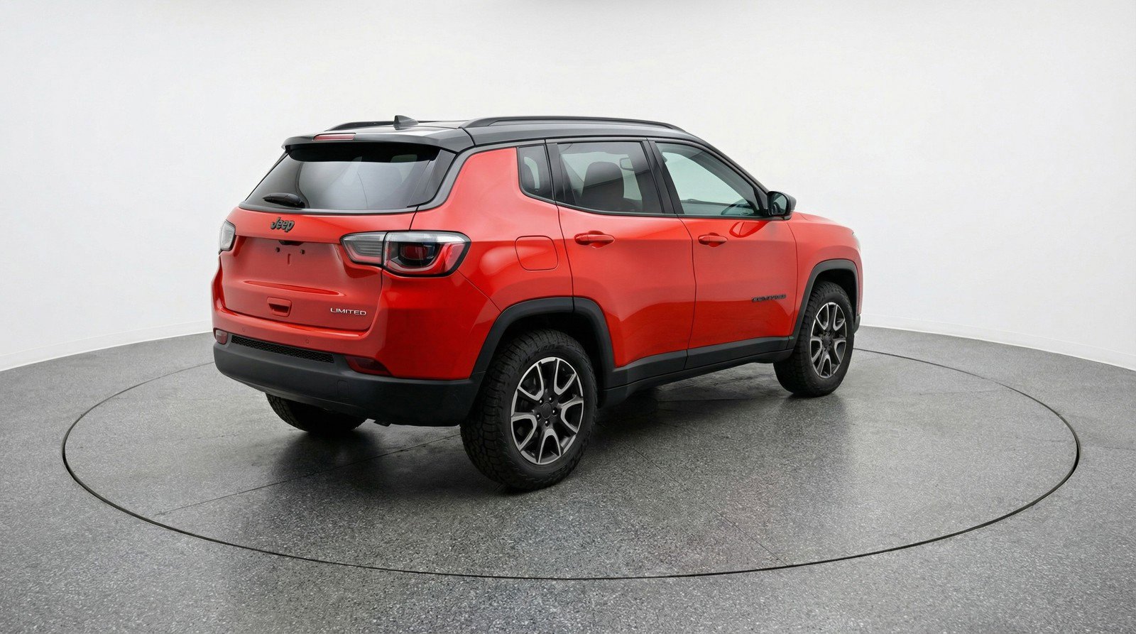 Used 2025 Jeep Compass Trailhawk image 9