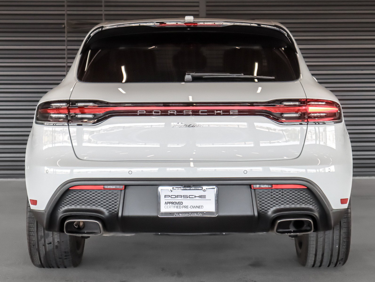 Used 2026 Porsche Macan AWD/4WD image 9