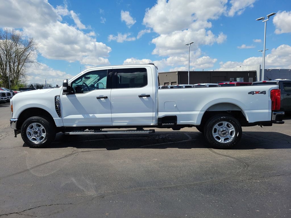 Certified 2025 Ford F250 XLT AWD/4WD image 7