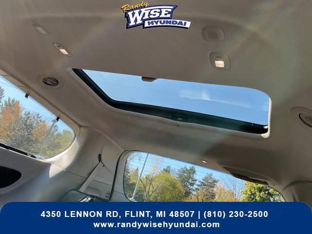 Used 2018 Chrysler Pacifica Limited FWD image 24