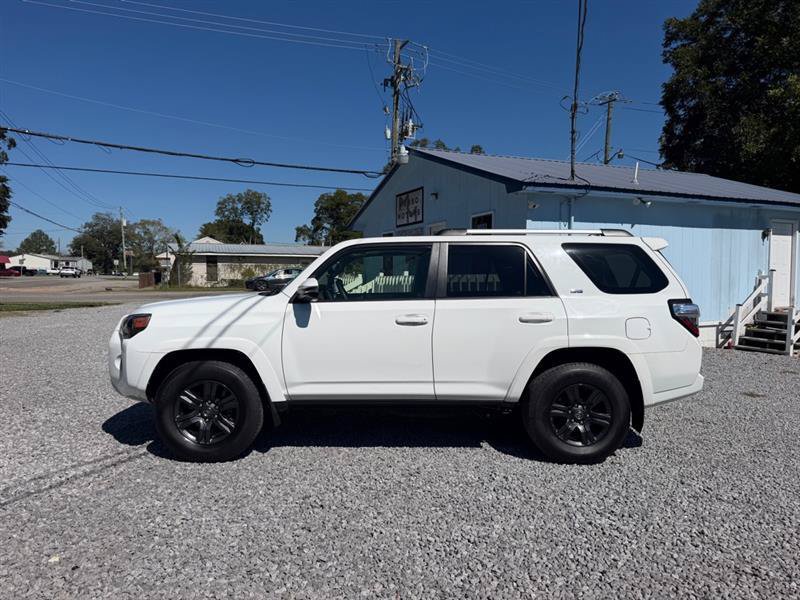 Used 2022 Toyota 4Runner SR5 Premium w/ Moonroof Package RWD image 3