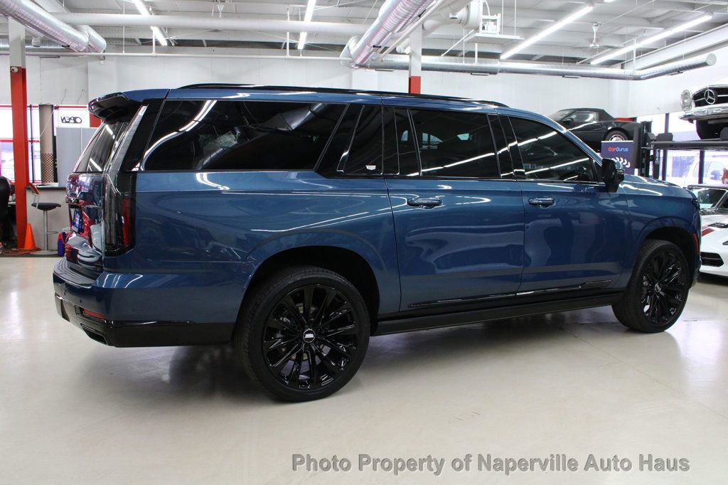 Used 2025 Cadillac Escalade ESV Sport Platinum w/ LPO, ONYX Package image 7