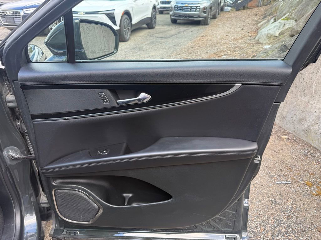 Used 2022 Lincoln Nautilus Reserve w/ Class II Trailer Tow Package image 23