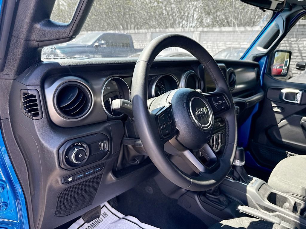 Used 2023 Jeep Wrangler Unlimited w/ Cold Weather Group image 10